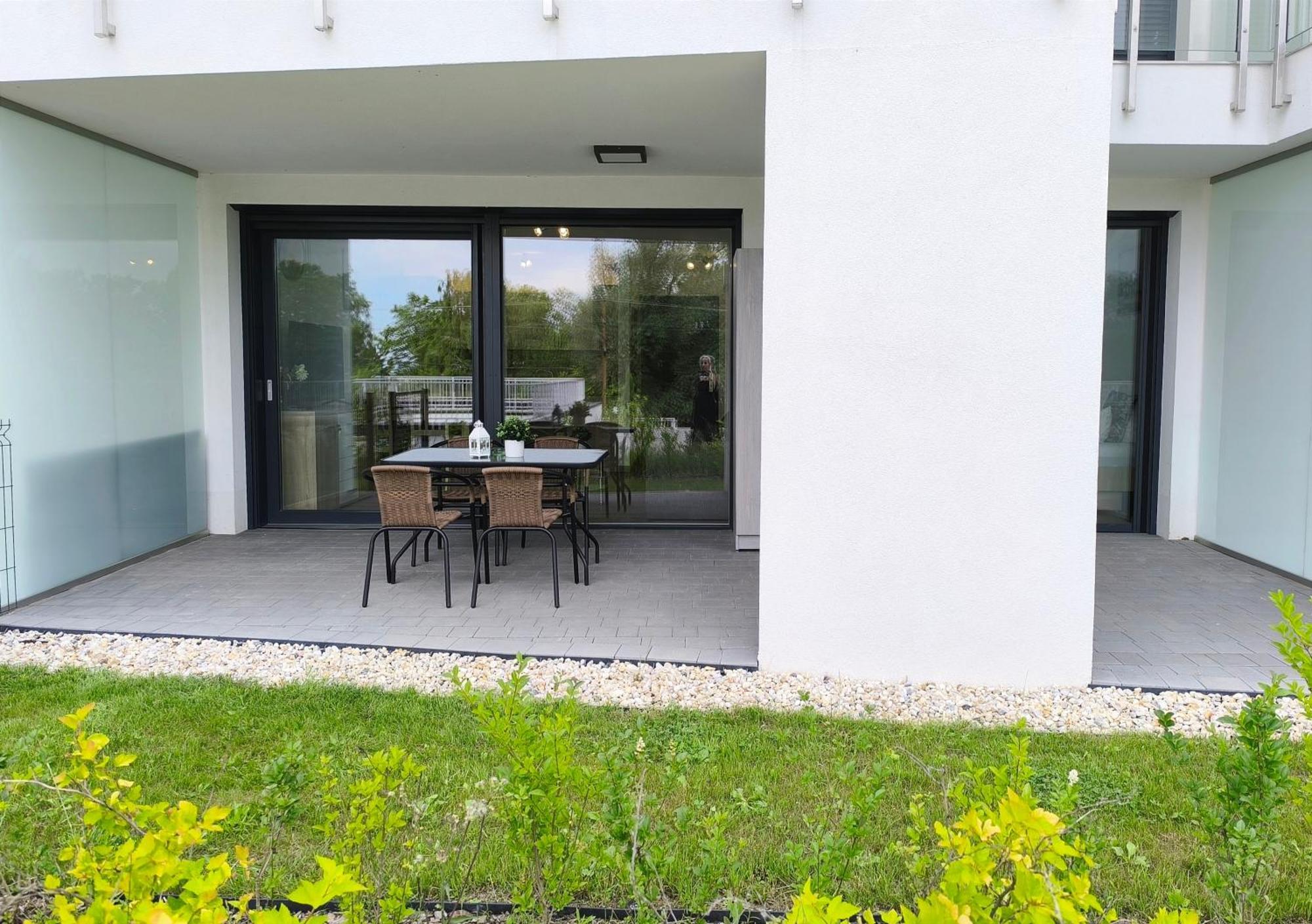 Helikon Terrace Susanne Apartment 凯斯特海伊 外观 照片